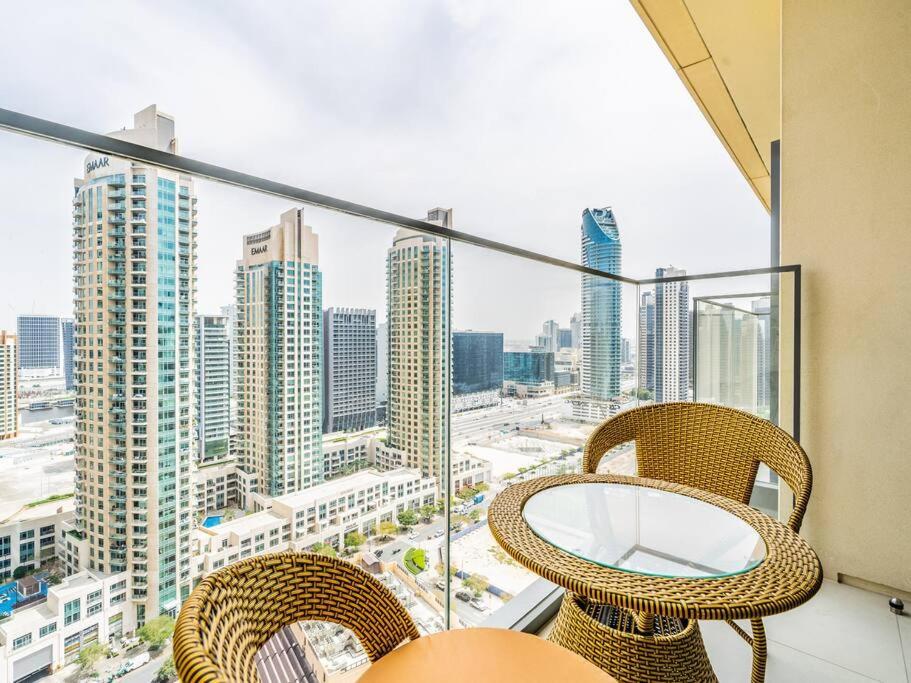 Fotografie z fotogalerie ubytování The Downtown Dreamer: A Trendy 1BR near Dubai Mall v Dubaji