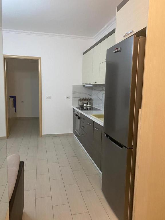 Redona Apartament - Image 4