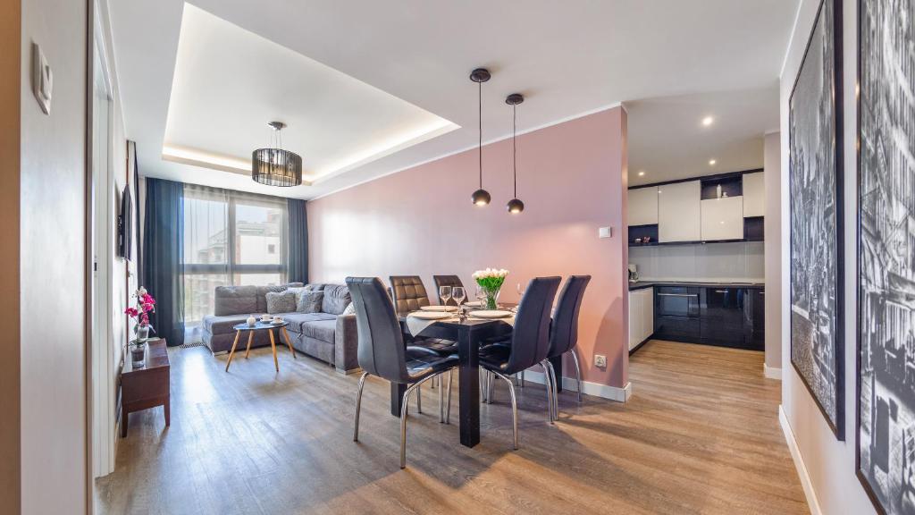 Apartamenty Sun & Snow Aura - Two-Bedroom Apartment With Garage
