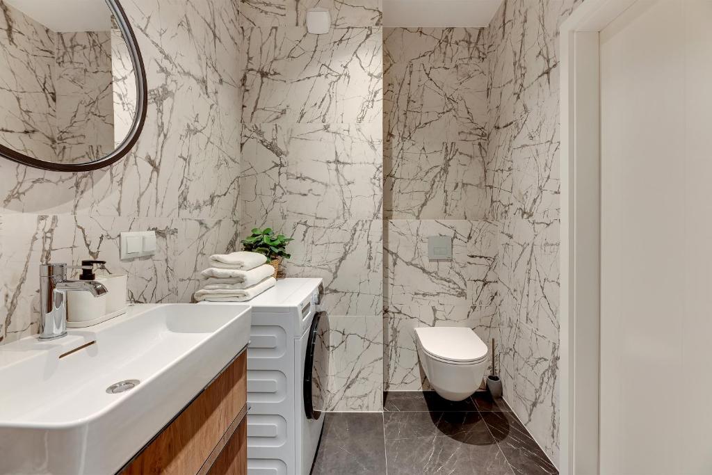 SCALA Apartments City Center & Parking by Downtown Apartments - 15