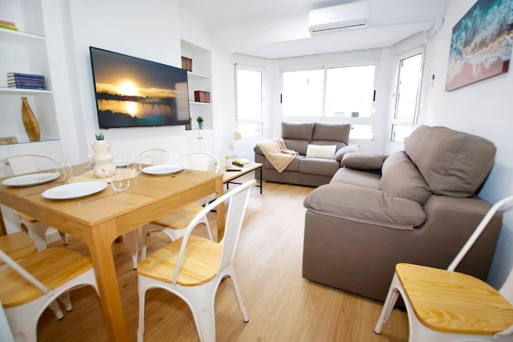 Central apartment in Alicante with AC