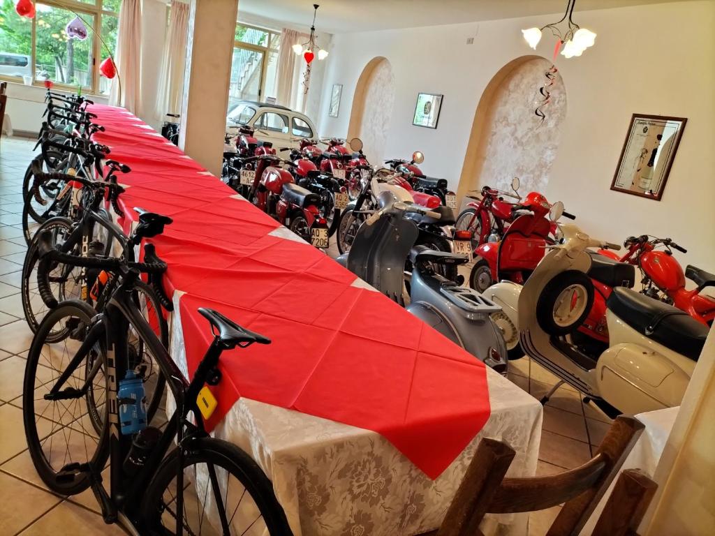 Zdjęcie z galerii obiektu Hotel Grazia Ristorante w mieście LʼAquila