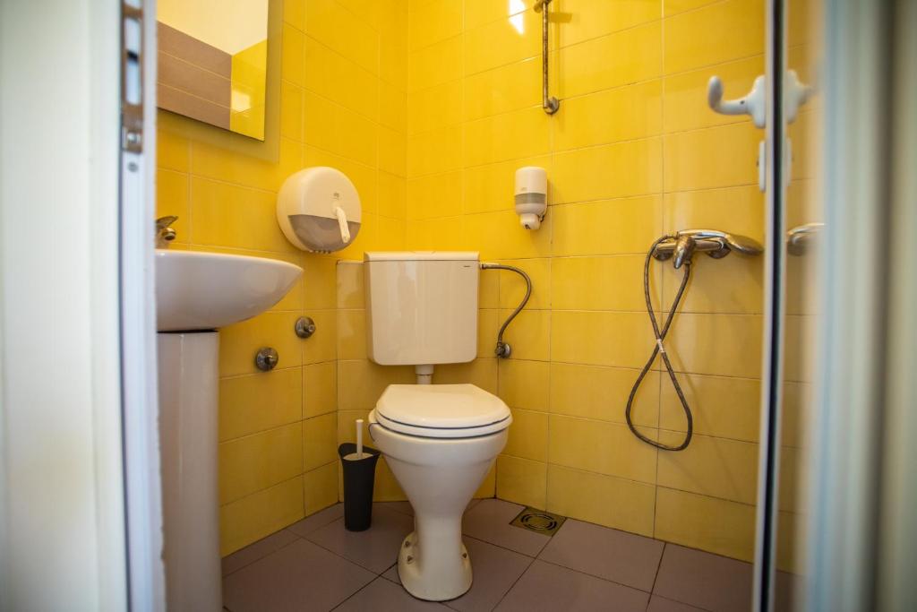 Koupelna v ubytování All in Hostel