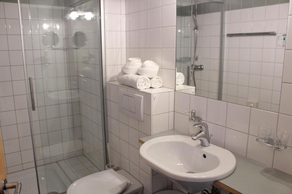 Koupelna v ubytování Wanderhotel Garni Cresta