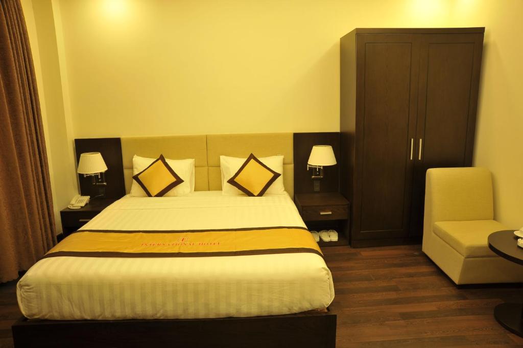 International Hotel - Deluxe Double Room
