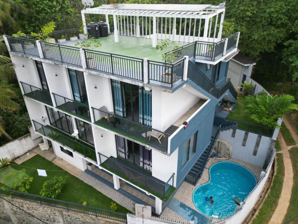 Bazén v ubytování Aura Residence nebo v jeho okolí