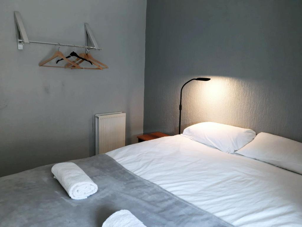 Llewellyn House - Three-Bedroom House