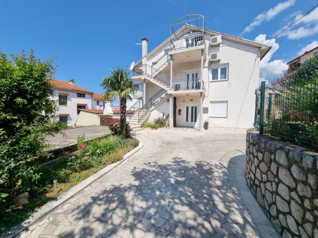 Budova, kde se apartmán nachází