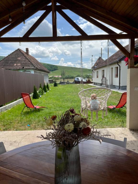 Casa Cheilor - Two-Bedroom House