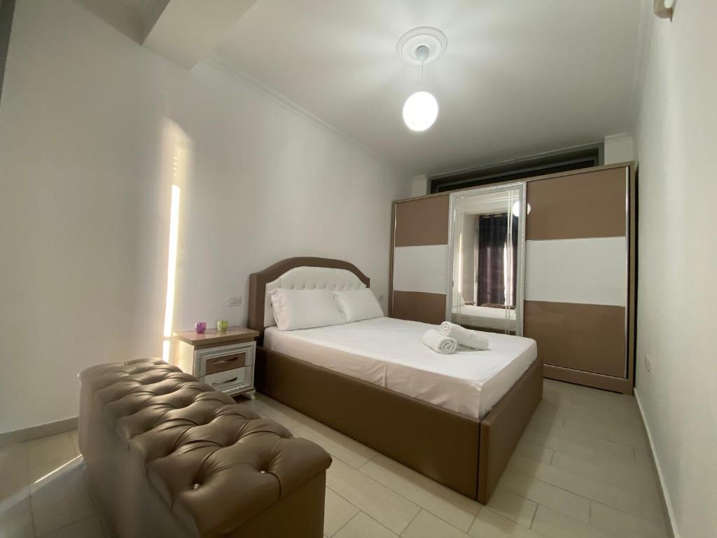 Redona Apartament - Image 7