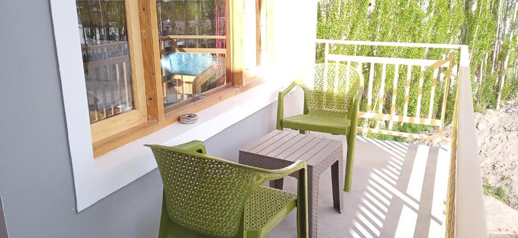 Balkón nebo terasa v ubytování Chandan Guest House