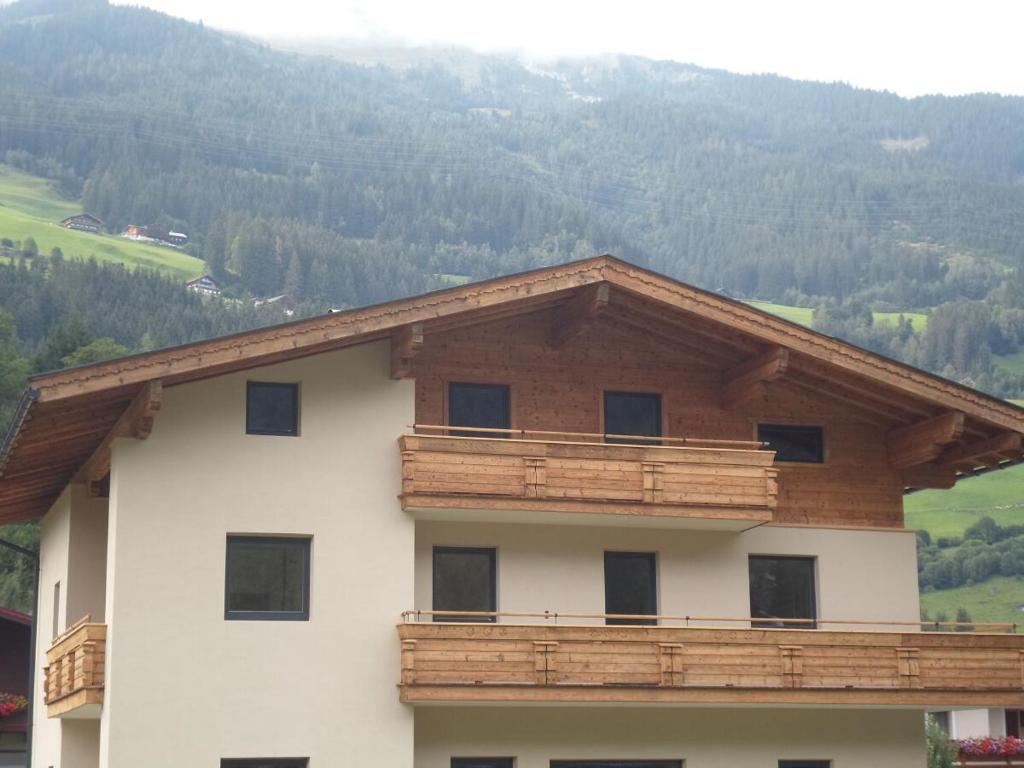 Výhľad na hory alebo výhľad na hory priamo z apartmánu