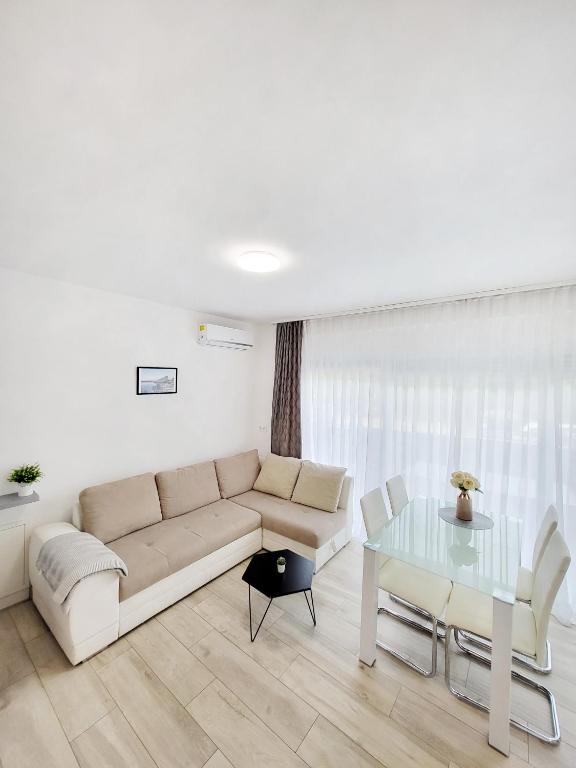 Posedenie v ubytovaní Rosemarie Beach Suites Zadar