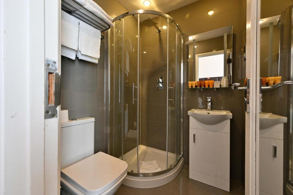 Duke Of Leinster Hotel - Triple Room