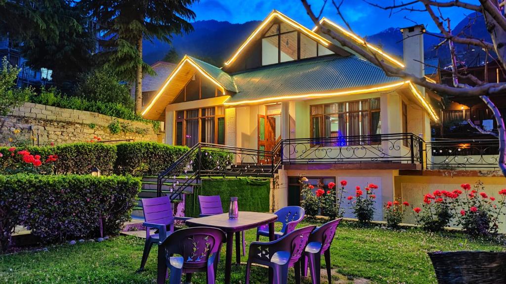 Himkund Cottages by 7 Hills, Manāli, India