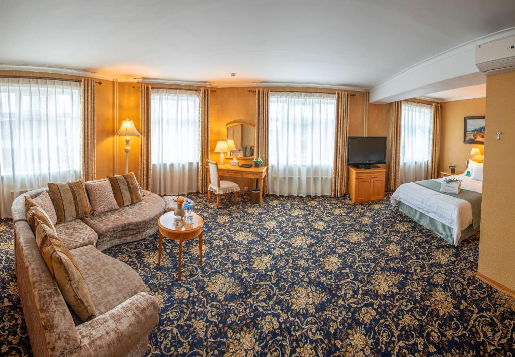 Continental Hotel - Kleine Luxe Tweepersoonskamer