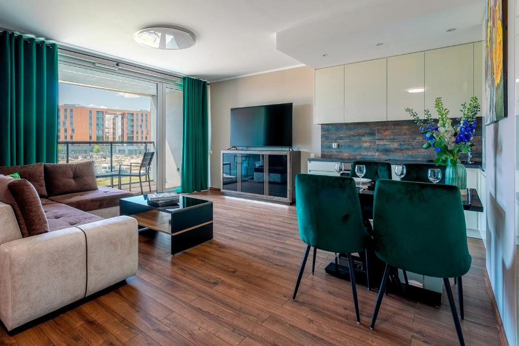 Blue Mandarin - Chlebova Apartments - Superior Apartment