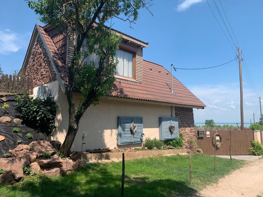 Budova, kde se vila nachází