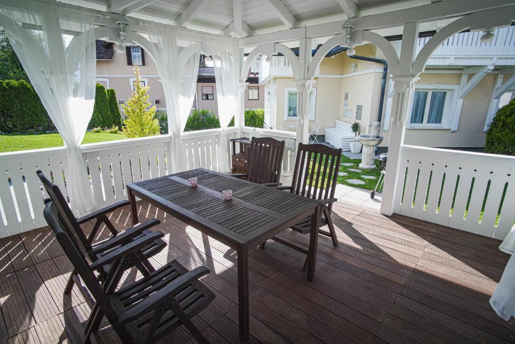 Balkón nebo terasa v ubytování Vacation House Vila Mia