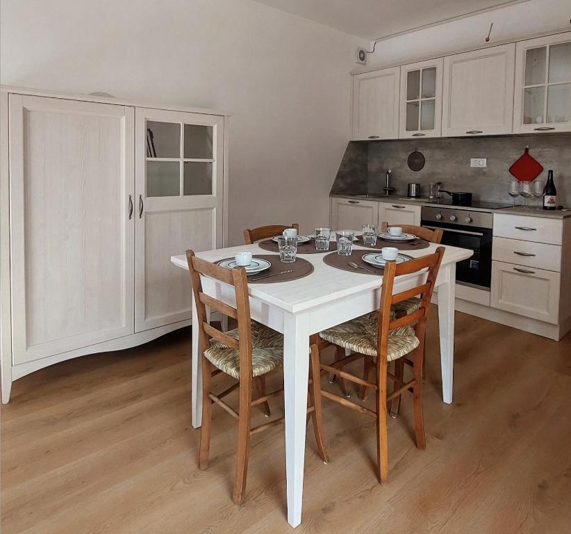 Kuchnia lub aneks kuchenny w obiekcie Agriturismo l'Eremo