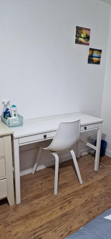 COZY DOUBLE BEDROOM IN ZONE 1-2 CENTRAL LONDON