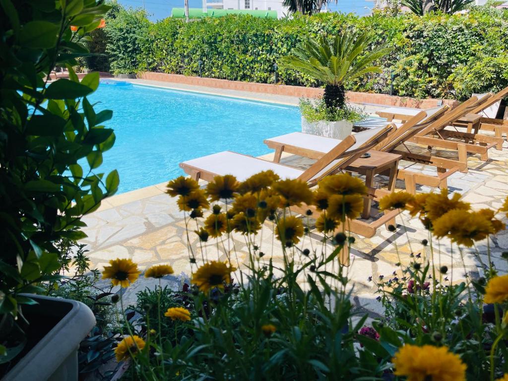 JB Hotel - Image 9