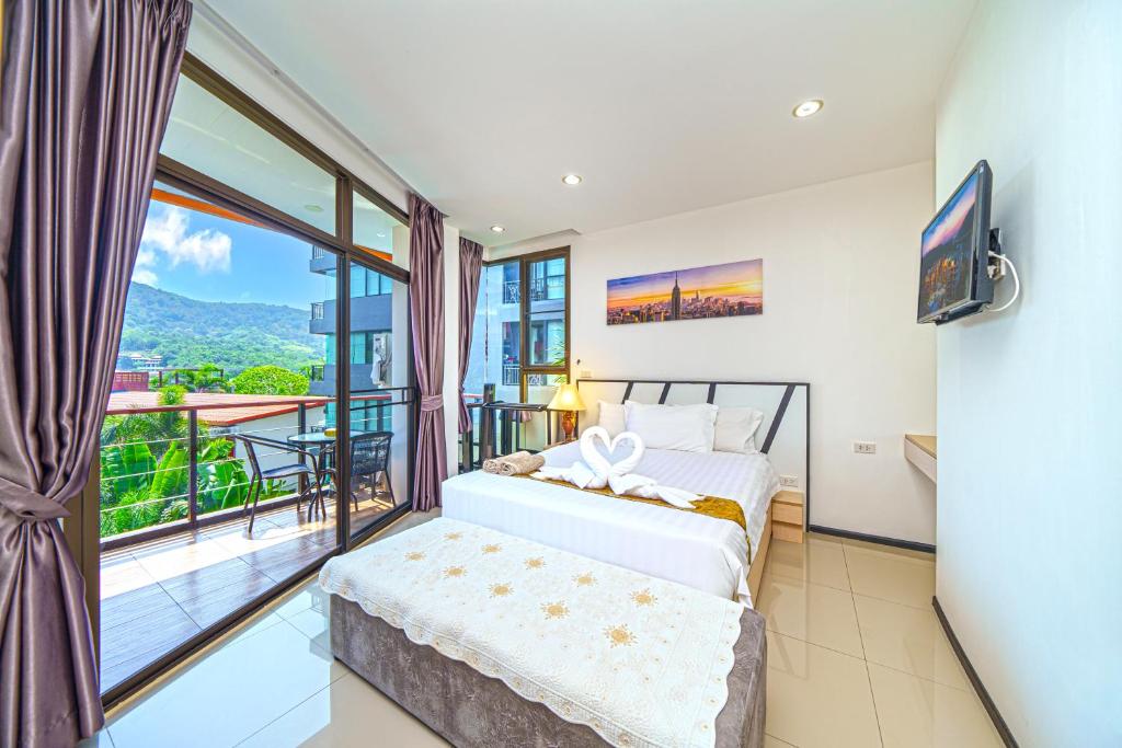 Apartment Nai Harn Beach Condominium, Rawai Beach, Thailand