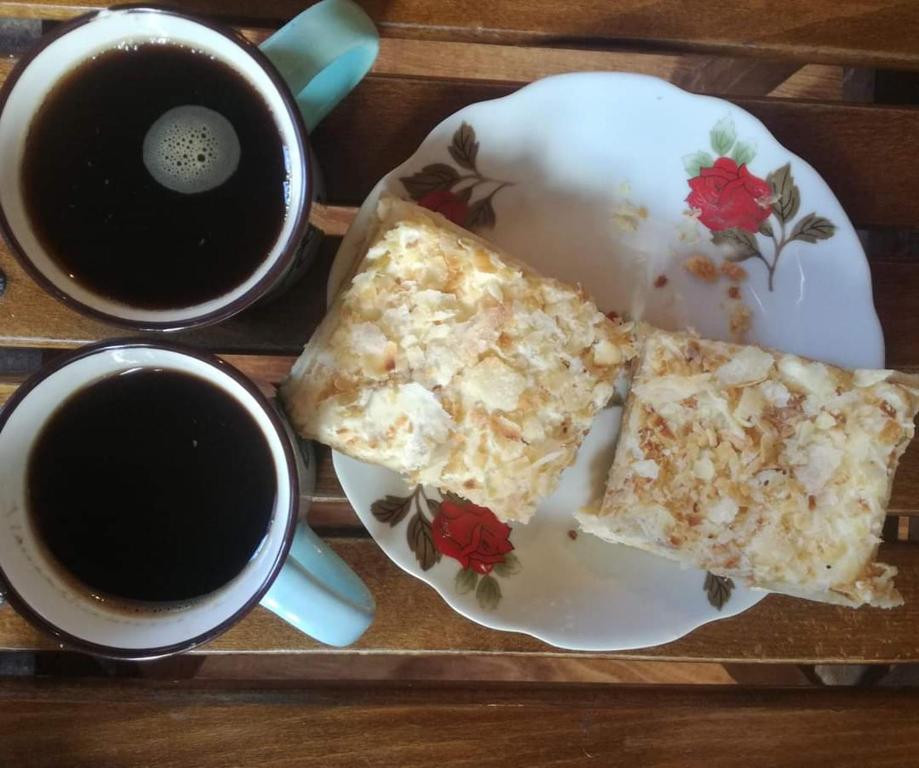 Jídlo v ubytování na lodi nebo okolí