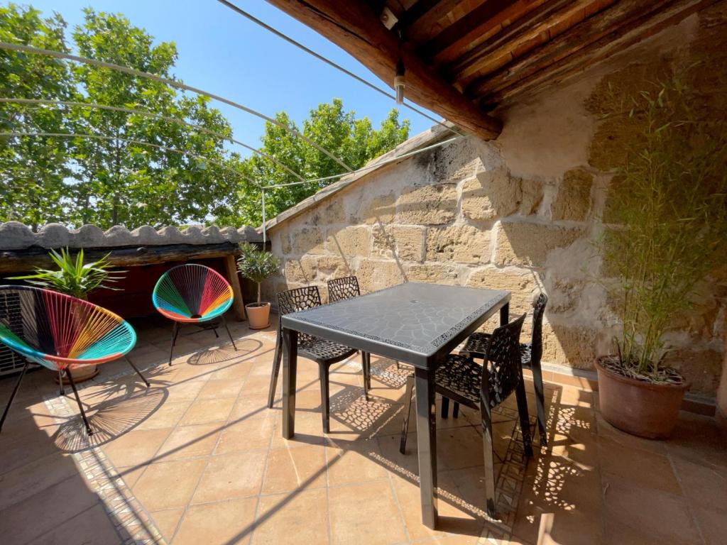 Μπαλκόνι ή βεράντα στο Spacieux duplex central avec terrasse tropézienne