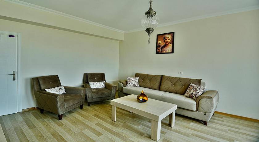 Hotel Bon Garden City - Studio With Balcony