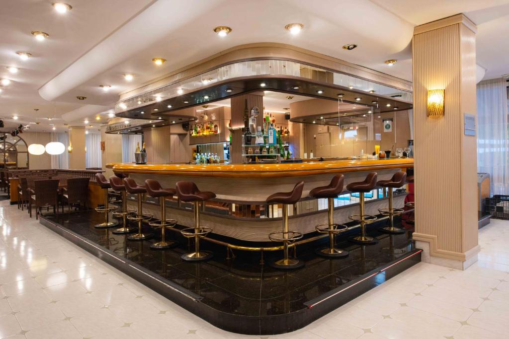 Lounge nebo bar v ubytování Valentin Reina Paguera - Adults Only
