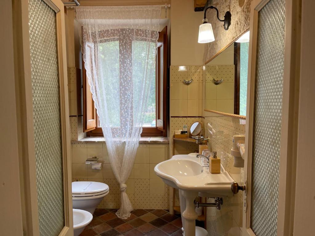Koupelna v ubytování La quercia B&B