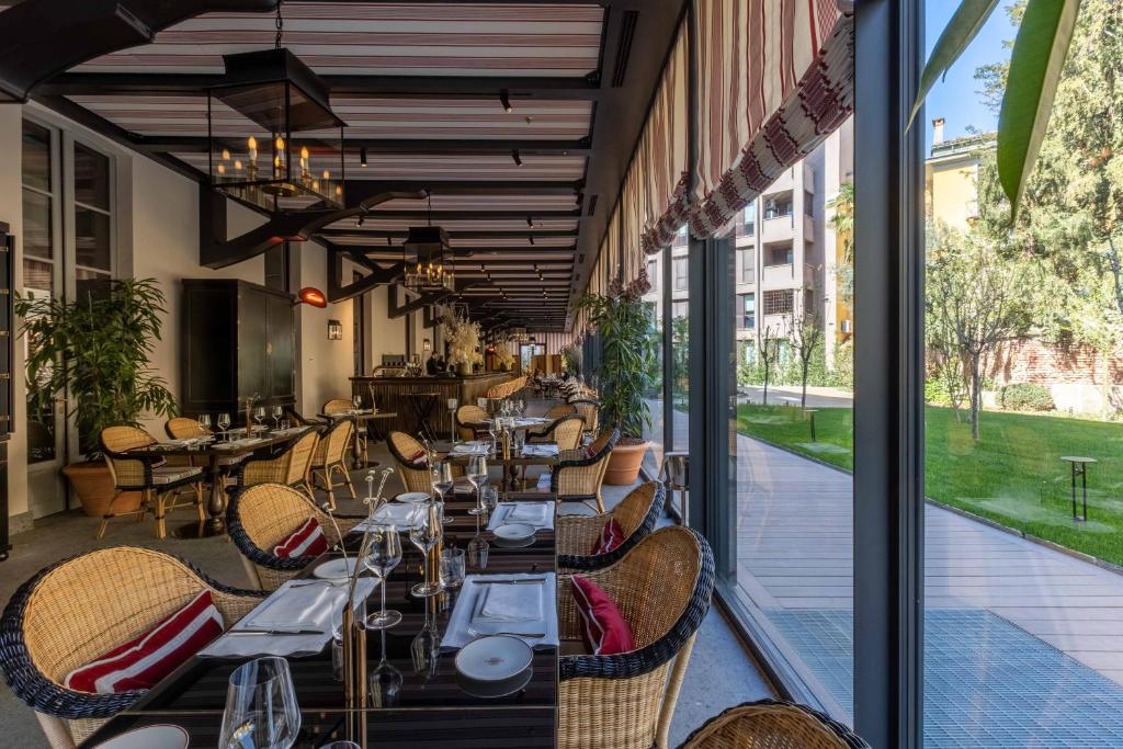 Restaurace v ubytování Portrait Milano - Lungarno Collection