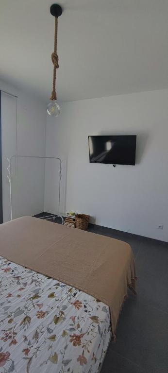 Fotografie z fotogalerie ubytování Chalet con piscina, terraza y barbacoa v destinaci Pallaresos