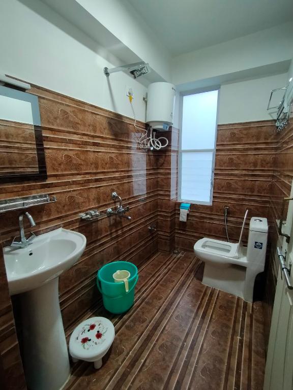 Koupelna v ubytování Sikkimese Inn