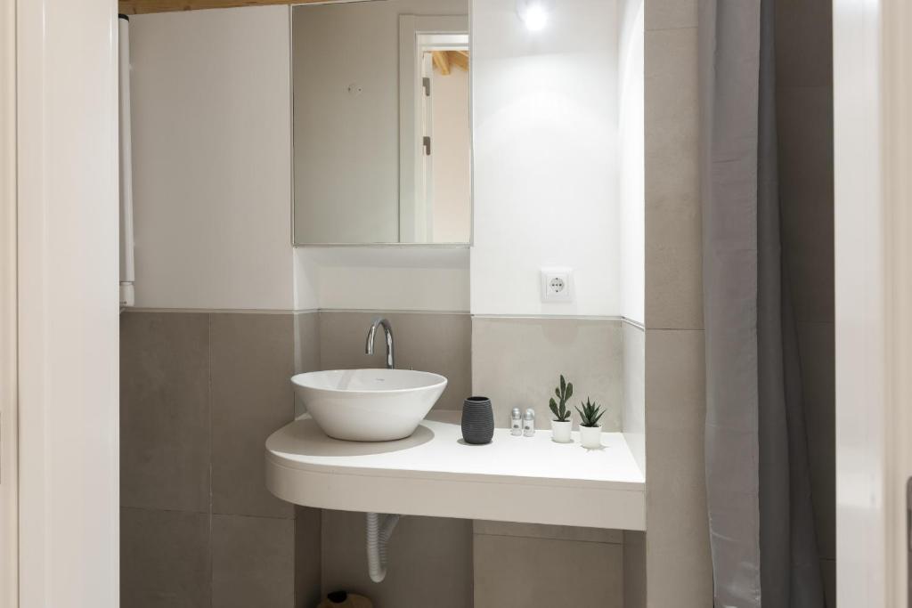 Koupelna v ubytování Madalena Village 1 - City centre by HD PROPERTIES
