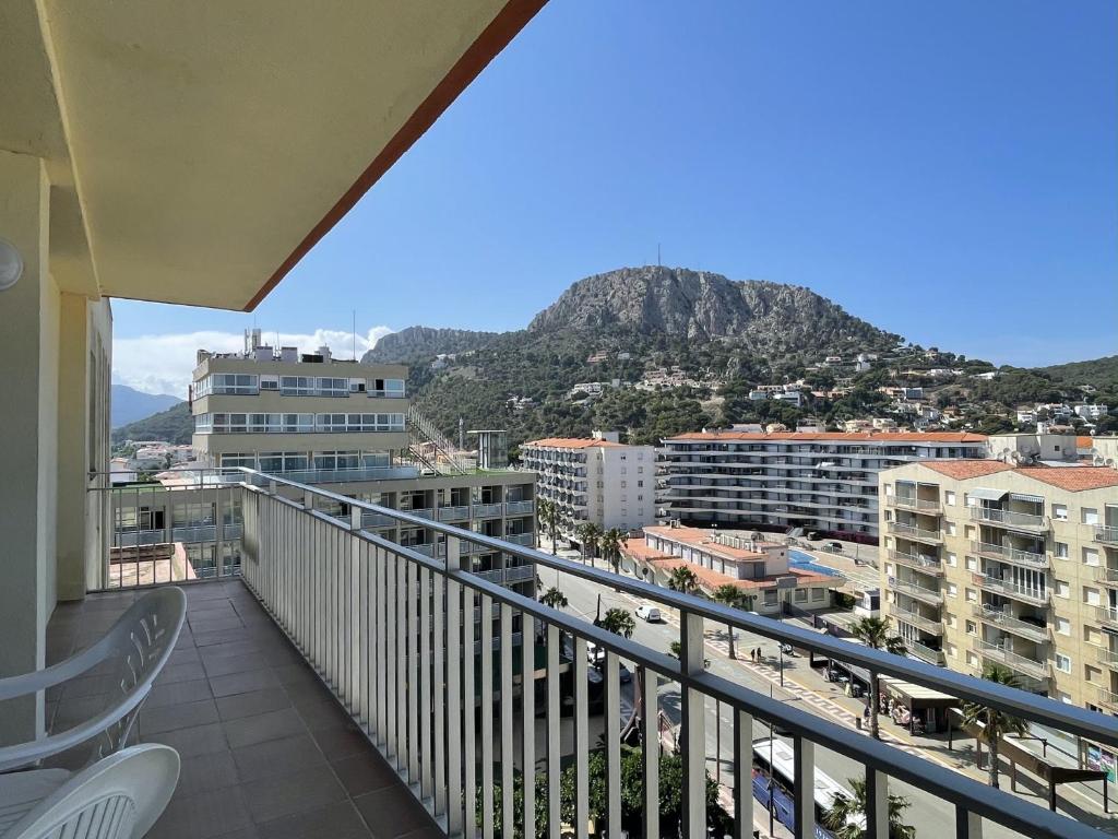 A general mountain view or a mountain view taken from Az apartmant