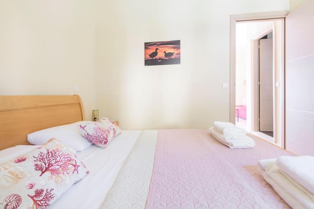 Posteľ alebo postele v izbe v ubytovaní Most Panoramic balcony Aeolos Home 108