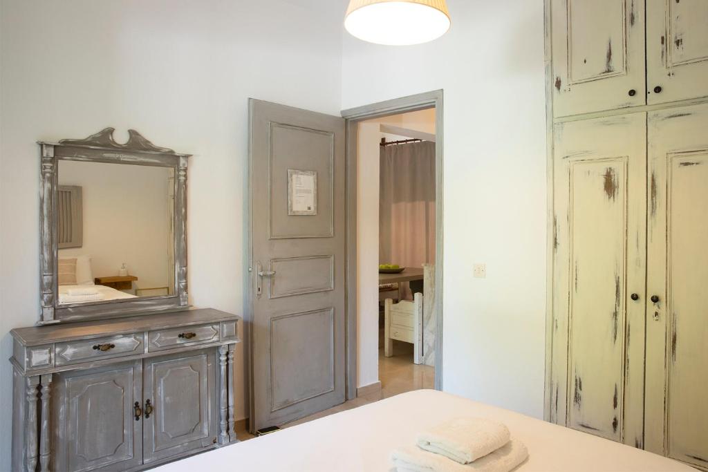 Gkaras Campsite & Apartments - Appartement Met één Slaapkamer