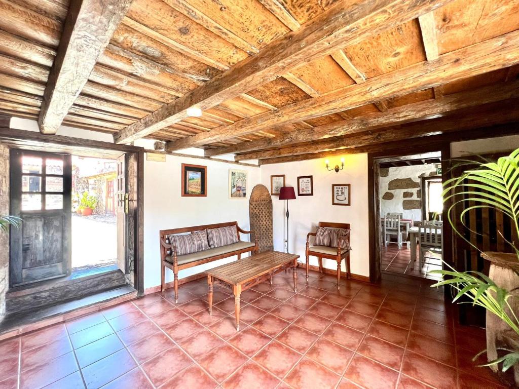 Fotografie z fotogalerie ubytování Apto en caserío rural con cocina, piscina, Wifi, barbacoa y jardín compartidos v destinaci San Miguel de Abona