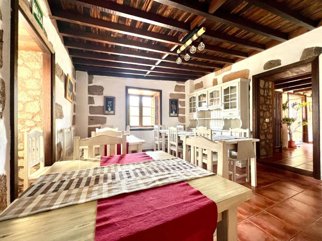Fotografie z fotogalerie ubytování Apto en caserío rural con cocina, piscina, Wifi, barbacoa y jardín compartidos v destinaci San Miguel de Abona