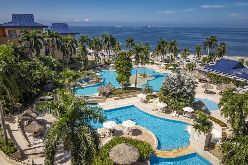 Bazén v ubytování Zuana Beach Resort nebo v jeho okolí