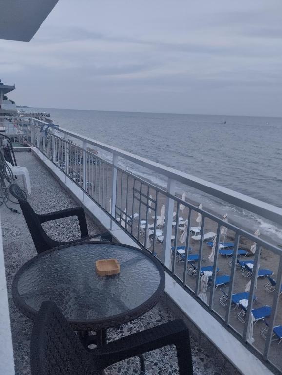 Gold Sand Apartments - 1