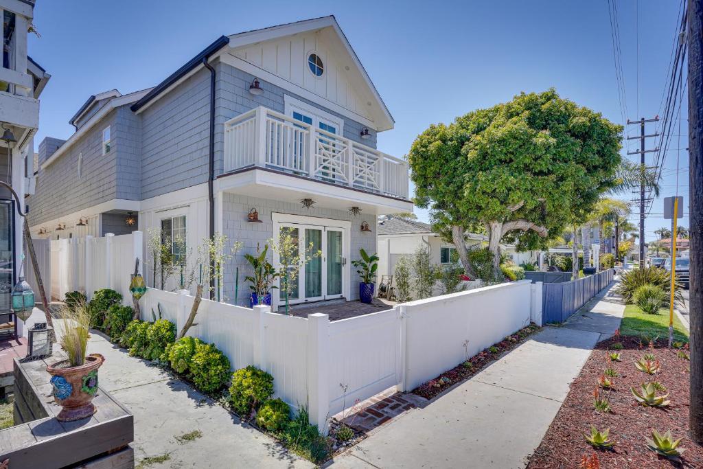 Ferienhaus Huntington Beach Vacation Rental with Rooftop Patio! (USA