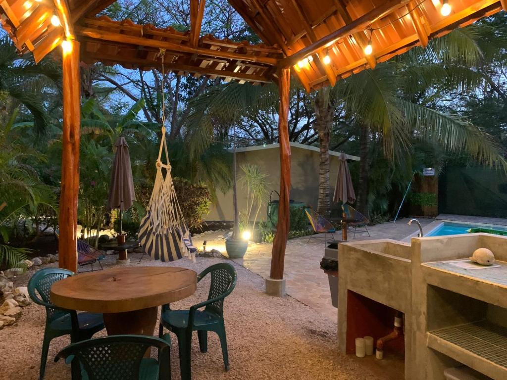 Bazén v ubytování Casa Tropical Playa Grande nebo v jeho okolí
