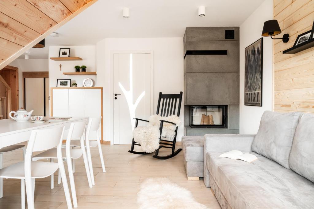 Posedenie v ubytovaní Mountain Base - Dwupoziomowy apartament "Przy lesie II" z prywatnym jacuzzi w Kościelisku
