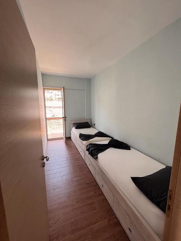 Großzügige Wohnung in zentraler Lage mit Balkon - Image 7