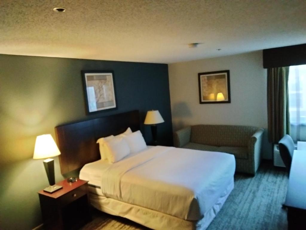 Clarion Hotel San Angelo near Convention Center - Queen Room - Disability Access