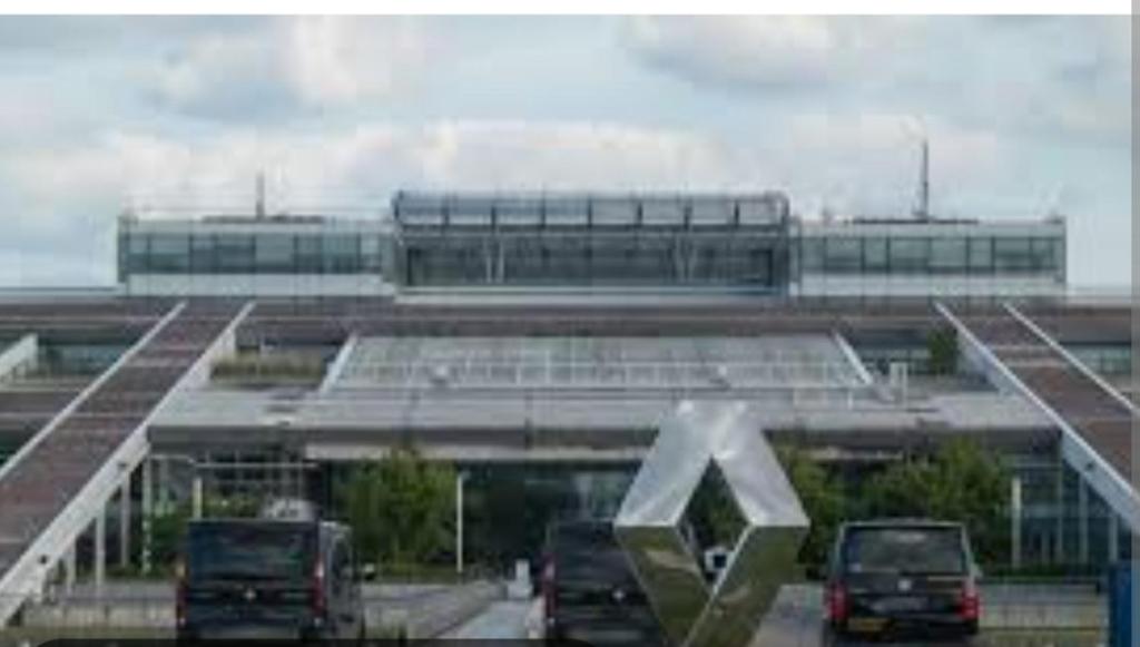 Apartment Private room in the appartment Nearby Versailles, Guyancourt, France