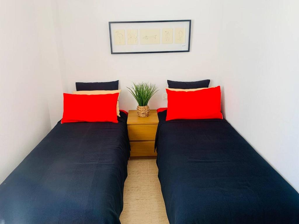 Postel nebo postele na pokoji v ubytování LMHA 15 DPMT modern 2 bedroom,1 bathroom overlooking the Mediterranean, La Manga